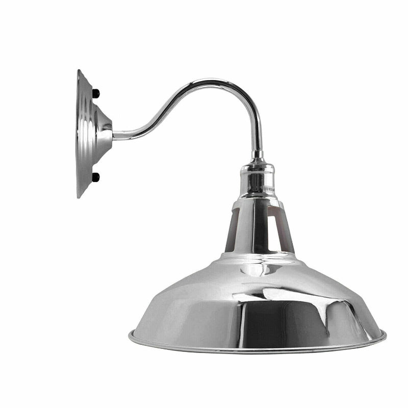 Wandlampe strahlt warmes Licht