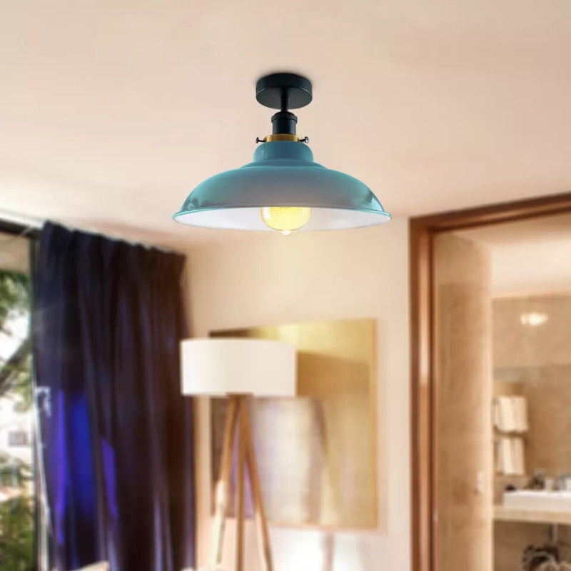 Hellblaue Metall-Deckenlampe – sanft & freundlich