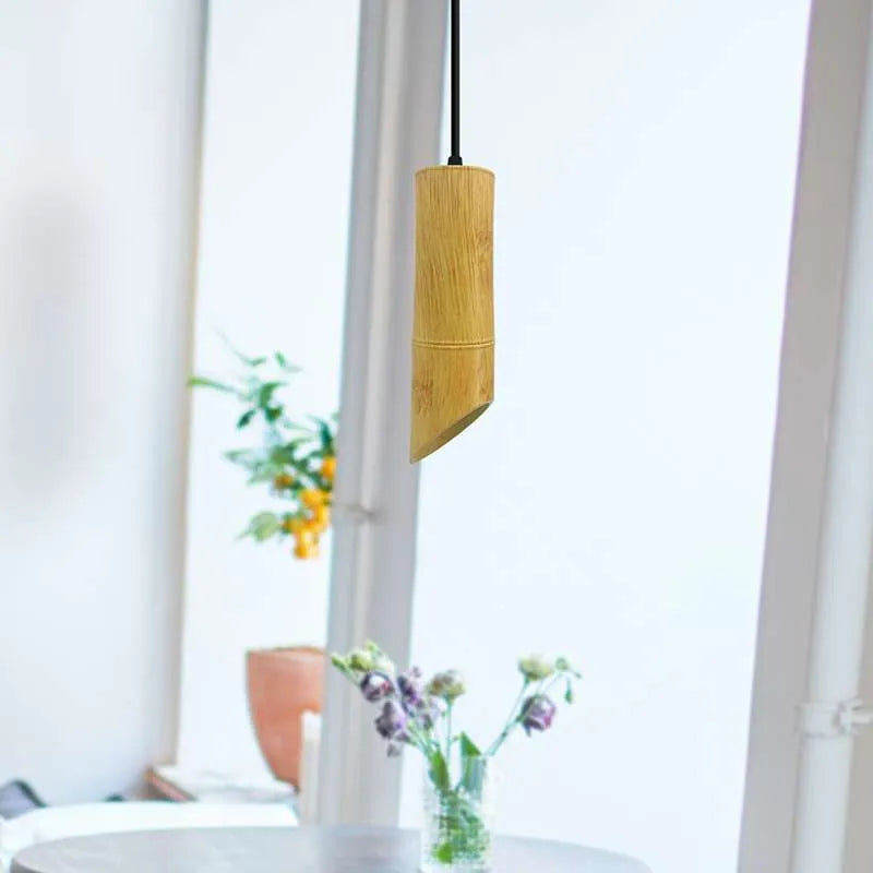 Rattan Pendelleuchte mit GU10 Fassung – ideal für verschiedene Räume mit warmem, natürlichen Licht.