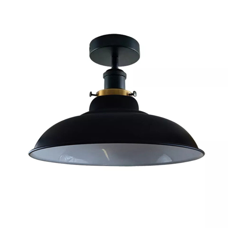 Elegante schwarze Deckenleuchte im Industrial-Design aus Metall