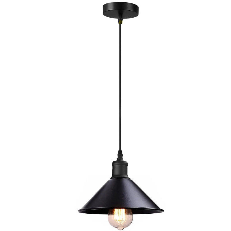 Schwarze Pendelleuchte mit Kegeldesign – ideal zur stilvollen Beleuchtung von Wohnzimmern
